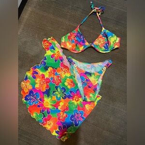Vintage VENUS Swimwear Rainbow Floral Bikini in D top and Medium Bottoms